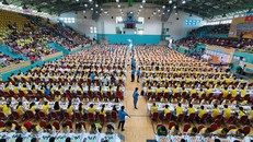 Chuyện giải đấu xuyên ngày & thể thao căng mình trước 'bão' COVID-19