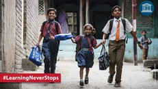 Bảo đảm 'quyền học tập' cho trẻ em thời COVID-19