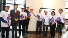 Gắn biển cho khách sạn, nhà hàng tại Hà Nội tham gia chiến dịch “Không khói thuốc”.