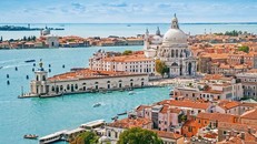 Tàu du lịch lớn bị cấm vào khu đầm phá Venice 