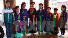 Một buổi sinh hoạt của câu lạc bộ Quan họ măng non. (Ảnh: Thanh Thương/TTXVN)