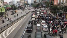 Xe buýt BRT vận hành thế nào khi có dải phân cách cứng?