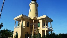 Ngọn hải đăng ở Cồn Cỏ được nhiều người yêu thích