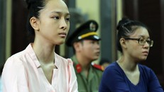 Phương Nga bình thản trước tòa