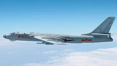 Máy bay ném bom Xian H-6 của không quân Trung Quốc. Ảnh: Reuters