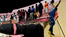 Một phần bức tường bị đổ sập