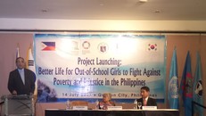 Cải thiện cuộc sống của những bé gái thất học ở Philippines