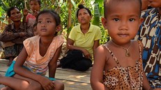 Bà Chhek Sambo và những người cùng làng