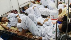 Các bệnh viện đều đang quá tải (Ảnh minh họa)