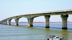 Thông xe cầu vượt biển dài nhất Việt Nam