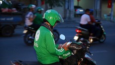 V.Khánh - một cử nhân quản trị kinh doanh, chạy xe ôm công nghệ