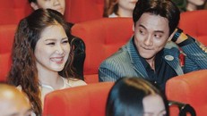 Hai người bị bắt gặp tình tứ bên nhau