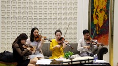 Các nghệ sĩ trẻ tập luyện trước giờ tuyển chọn