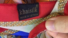 Cơ quan chức năng xác minh thông tin Khaisilk thay đổi nhãn mác khăn lụa từ "Made in China" sang "Khaisilk made in Vietnam".