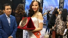 Khánh Ngân đăng quang Hoa hậu Hoàn cầu 2017