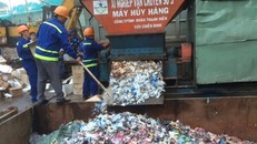 Cơ quan chức năng tiêu hủy hàng giả