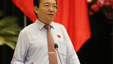 Ông Lê Hồng Sơn trả lời chất vấn tại kỳ họp HĐND TP HCM lần thứ 6