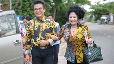 Sau 9 đám cưới, MC Thanh Bạch khẳng định sẽ tiếp tục kết hôn Thúy Nga Paris