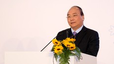 Thủ tướng Nguyễn Xuân Phúc: "Tất cả thể chế, chính sách, đặc biệt nghị định, thông tư trong phạm vi của Chính phủ, chúng tôi sẽ tiếp thu để làm nhanh hơn, tạo điều kiện cho nông nghiệp hữu cơ phát triển" (Ảnh VGP)