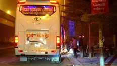 Xe Kim Thành Chính chạy tuyến Nghệ An - Bắc Ninh nhưng mục tiêu chính nhằm đón trả khách tại bến xe Mỹ Đình. Ảnh: Bảo An.