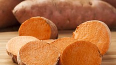 Khoai lang tưởng đồ rẻ tiền mà lại nhiều công dụng bất ngờ