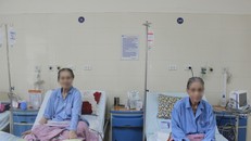 Hi hữu: Hai bệnh nhân cùng tuổi, cùng bệnh, cùng quê, sau phẫu thuật nằm cùng phòng