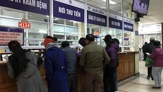 Người dân khám, chữa bệnh ở Bệnh viện Xanh Pôn