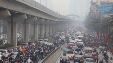 Đường phố Hà Nội ùn tắc kinh hoàng bất kể giờ giấc