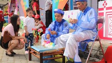 Các nghệ nhân làng Xuân La biểu diễn nặn tò he tại các sự kiện, lễ hội