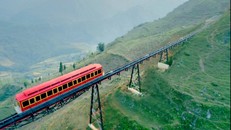 Từ ngày 31/3, Sa Pa có tuyến tàu hỏa leo núi hiện đại bậc nhất Việt Nam