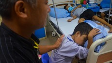 Ông Phong dành hầu hết thời gian của mình để ở bên con trai