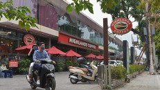 Hà Nội sẽ cưỡng chế công trình vi phạm trật tự xây dựng tại dự án cống hóa mương thoát nước Nghĩa Đô. Ảnh: Quỳnh Trang