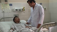 Bệnh nhân hồi phục chuẩn bị xuất viện chiều 17/5. Ảnh: Lê Phương.