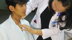 Chàng trai người Campuchia tìm lại được giọng nói sau 2 năm "bị câm"