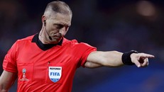 Nestor Pitana có vinh dự được điều khiển trận chung kết World Cup 2018.