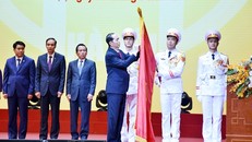 Chủ tịch nước Trần Đại Quang trao Huân chương Độc lập hạng Nhất cho TP. Hà Nội. Ảnh: VGP/Thuỳ Linh