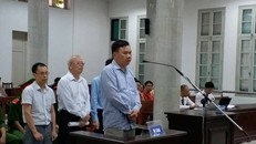 Bị cáo Đỗ Văn Hồng, nguyên Chủ tịch HĐQT, kiêm TGĐ PVC KBC trả lời HĐXX sáng 28/8