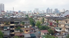 Khu chung cư cũ nằm ở đường Thái Thịnh, quận Đống Đa. Ảnh: Võ Hải.