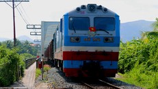 Đường sắt Bắc - Nam thông tuyến sau hơn 36 giờ tê liệt