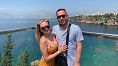 Du khách Anh đã đâm đơn kiện, còn hãng bay Thổ Nhĩ Kỳ chưa đưa ra bình luận về sự cố