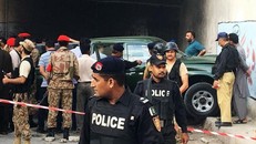 Sập cầu xuống sông tại Pakistan khiến nhiều người chết và mất tích