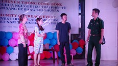 Tiết mục kịch sân khấu hóa tuyên truyền về hậu quả di cư trái phép do BĐBP tỉnh dàn dựng, biểu diễn tại các buổi truyền thông