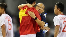 Vì sao Văn Hậu không thể về với thầy Park?