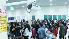 Máy đo thân nhiệt từ xa đối với hành khách nhập cảnh từ Trung Quốc vào Việt Nam tại cửa khẩu Móng Cái (thành phố Móng Cái, tỉnh Quảng Ninh). (Ảnh: Minh Đông/TTXVN)