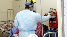 Sức khỏe cháu bé 3 tháng tuổi dương tính với COVID-19 tiến triển tốt