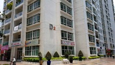 Dù đang trong gia đoạn giãn cách xã hội để phòng dịch Covid-19 nhưng 9 cán bộ, giảng viên Trường ĐH Ngân hàng TPHCM đã cùng dự tiệc (ảnh Hoàng Thuận)