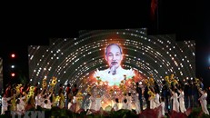 Sâu lắng cầu truyền hình 'Hồ Chí Minh, Sáng ngời ý chí Việt Nam'