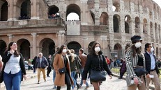 Số người mắc Covid-19 toàn cầu tăng nhanh chưa từng có