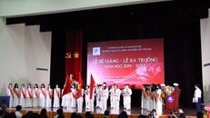 Hình ảnh trong lễ bế giảng ngày 5/6 tại trường.