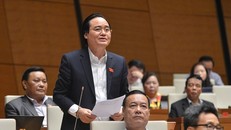 Bộ trưởng Phùng Xuân Nhạ giải trình trước Quốc hội về SGK lớp 1